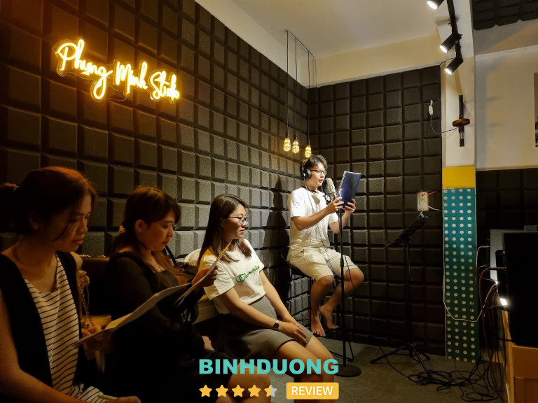 Phòng thu âm Phụng Minh Entertainment Bình Dương