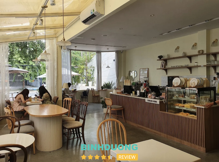 Yiyi Dessert & Café Thủ Dầu Một