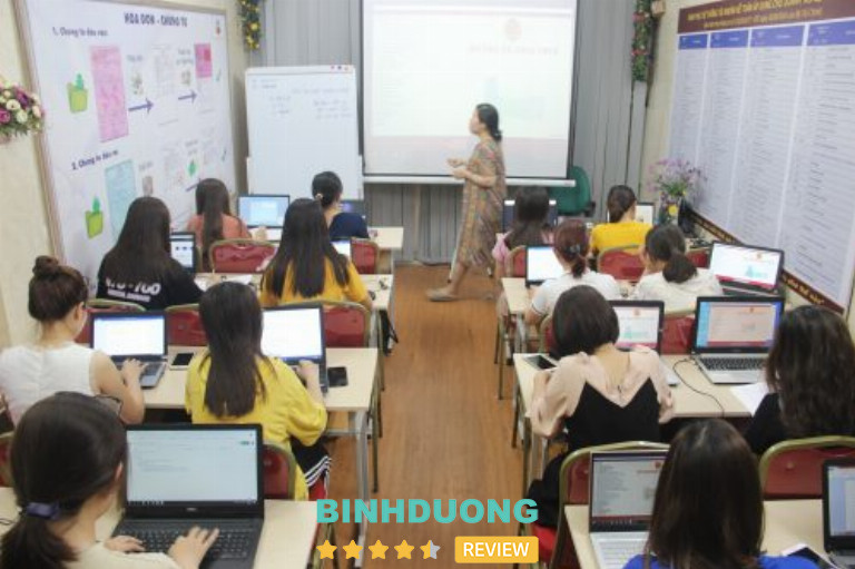 Trường Trung Cấp Kinh Tế Công Nghệ Việt Mỹ, Bình Dương 