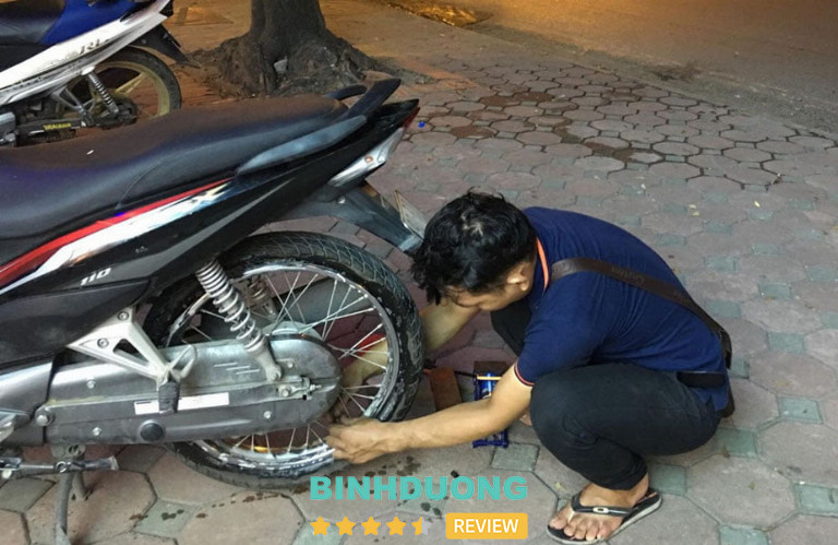 Tiệm Sửa Chữa Tiến Còi, Bình Dương