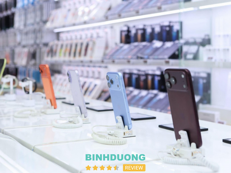 Bàn trải nghiệm iPhone 18 Pro và iPhone 18 Pro Max tại cửa hàng Minh Tuấn Mobile